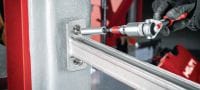 Menetes köztartó (rozsdamentes acél) Külső és belső menetes rozsdamentes acél köztartó tűzvédelmi bevonattal ellátott acélgerendákra való rögzítéshez Alkalmazások 3
